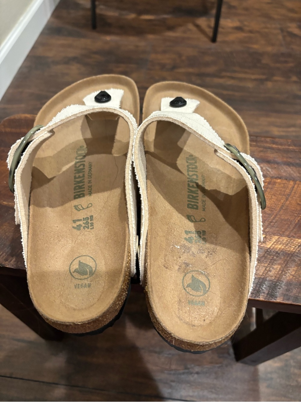 Birkenstock White Canvas Gizeh Thong Sandals size 41. Worn twice - Picture 3 of 8